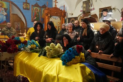 У Сумах поховали військового Дмитра Іванова У Сумах поховали військового Дмитра Іванова