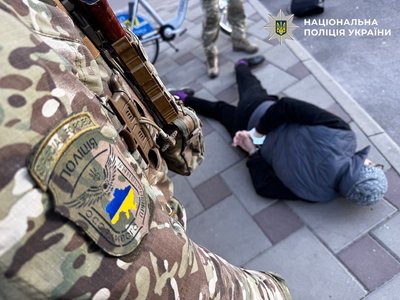 У Києві викрили нелегальну схему в'їзду іноземців до України У Києві викрили нелегальну схему в'їзду іноземців до України