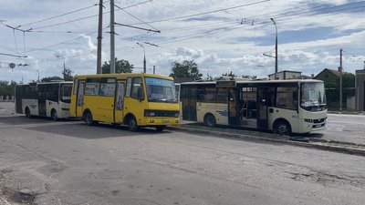 "Йде полювання на людей". Армія РФ дронами атакує громадський транспорт у Херсоні