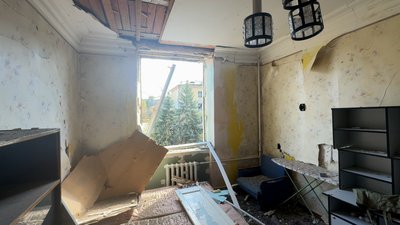 Пошкоджена внаслідок обстрілу квартира Краматорськ Донецька область 15 вересня 2025 рік Пошкоджена внаслідок обстрілу квартира Краматорськ Донецька область 15 вересня 2025 рік