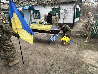 В останню дорогу провели воїна з Тернопільщини Василя Болдака В останню дорогу провели воїна з Тернопільщини Василя Болдака
