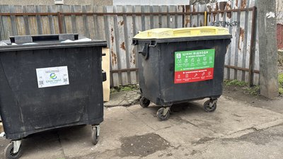 У Кропивницькому на 99 сміттєвих майданчиках встановили блакитні контейнери для сортування сміття У Кропивницькому на 99 сміттєвих майданчиках встановили блакитні контейнери для сортування сміття