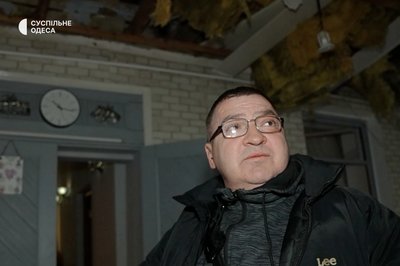 Стеля впала, балки тріснули, речі стали сміттям: зруйнований будинок в Одесі після атаки РФ Стеля впала, балки тріснули, речі стали сміттям: зруйнований будинок в Одесі після атаки РФ