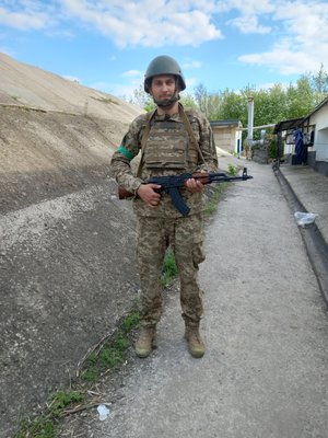 "Життєрадісний Володя" — дружина загиблого черкаського захисника береже спогади про чоловіка "Життєрадісний Володя" — дружина загиблого черкаського захисника береже спогади про чоловіка