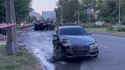 У Запоріжжі зіткнулися два легких авто: подробиці У Запоріжжі зіткнулися два легких авто: подробиці