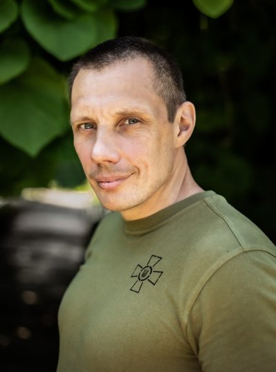 "Три дірки в тобі та 21 – в кітелі". Морпіх Влад Якушев розповів про бойовий досвід