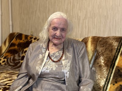 ніколи не вважала ніяку роботу важкою ніколи не вважала ніяку роботу важкою
