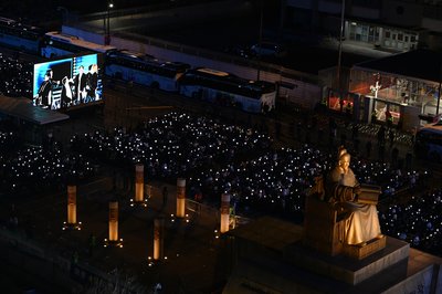 BTS повернувся з концертом у Сеулі після чотирьох років перерви BTS повернувся з концертом у Сеулі після чотирьох років перерви