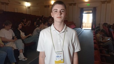 Фіналіст турніру Іван Яцков, дебати, школярі Фіналіст турніру Іван Яцков, дебати, школярі