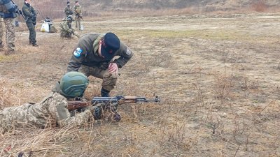 У Тернополі провели вишкіл, вишкіл для молоді, тактична медицина, володіти зброєю, січень 2025 У Тернополі провели вишкіл, вишкіл для молоді, тактична медицина, володіти зброєю, січень 2025
