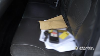 В Одесі обрали запобіжний захід підозрюваному в торгівлі гуманітарними автівками В Одесі обрали запобіжний захід підозрюваному в торгівлі гуманітарними автівками