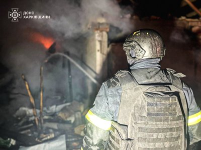 У Великому Бурлуку російські БпЛА поцілили у приватний будинок на двох господарів, сталася пожежа, 22 вересня 2025 У Великому Бурлуку російські БпЛА поцілили у приватний будинок на двох господарів, сталася пожежа, 22 вересня 2025