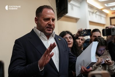 Колишній керівник Офісу президента Андрій Єрмак під час засідання Вищого антикорупційного суду, де йому обрали запобіжний захід через підозру у "володінні майном, отриманим злочинним шляхом". Київ, 13 травня 2026 року Колишній керівник Офісу президента Андрій Єрмак під час засідання Вищого антикорупційного суду, де йому обрали запобіжний захід через підозру у "володінні майном, отриманим злочинним шляхом". Київ, 13 травня 2026 року