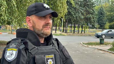 Евакуація люди бізнес фронт речник поліції Донеччини Павло Дяченко Покровськ Донецька область 2 вересня 2024 рік Евакуація люди бізнес фронт речник поліції Донеччини Павло Дяченко Покровськ Донецька область 2 вересня 2024 рік