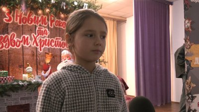 На Житомирщині актор Олексій Суровцев провів "Урок доброти" для учнів гімназії На Житомирщині актор Олексій Суровцев провів "Урок доброти" для учнів гімназії