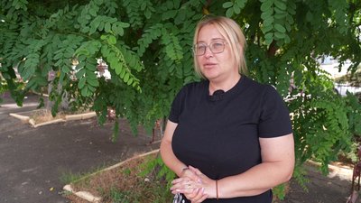 "Вона була справжня і нічого не боялась": у Миколаєві попрощалися з херсонською волонтеркою Оленою Тарасенко "Вона була справжня і нічого не боялась": у Миколаєві попрощалися з херсонською волонтеркою Оленою Тарасенко