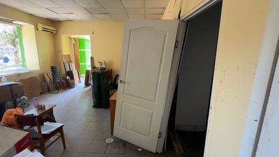 Пошкоджене внаслідок обстрілу приміщення офісу Слов’янськ Донецька область 28 серпня 2025 рік Пошкоджене внаслідок обстрілу приміщення офісу Слов’янськ Донецька область 28 серпня 2025 рік