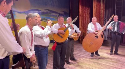 Учасники колективу розповіли, що «Народні музики» виступають з 90-х років минулого століття, вересень 2026 року, Хмельниччина Учасники колективу розповіли, що «Народні музики» виступають з 90-х років минулого століття, вересень 2026 року, Хмельниччина