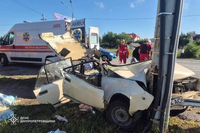 У Дніпрі на Полтавському шосе сталася ДТП: двох жінок затисло в автівці У Дніпрі на Полтавському шосе сталася ДТП: двох жінок затисло в автівці