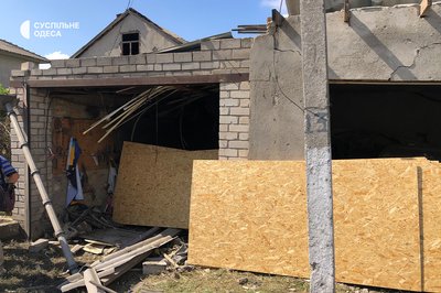Пошкоджені будинки та автомобілі: фото наслідків атаки РФ по Одесі 13 вересня Пошкоджені будинки та автомобілі: фото наслідків атаки РФ по Одесі 13 вересня