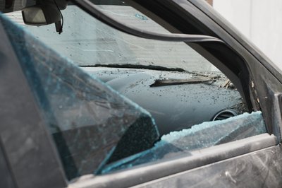 Вибите скло в атівці Вибите скло в атівці
