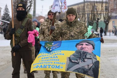 На Черкащині попрощалися з полеглим на Донеччині захисником На Черкащині попрощалися з полеглим на Донеччині захисником