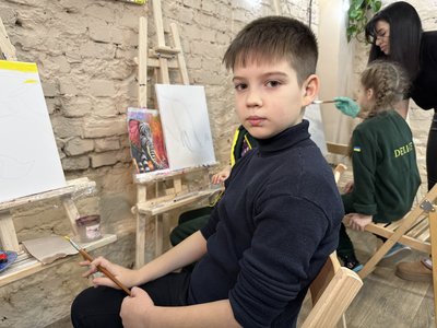 безкоштовні заняття хаб арттерапія малювання діти-переселенці Луганщина Донеччина Дніпро безкоштовні заняття хаб арттерапія малювання діти-переселенці Луганщина Донеччина Дніпро