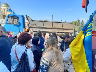 Під час богослужіння активісти викрикували українські патріотичні гасла Під час богослужіння активісти викрикували українські патріотичні гасла