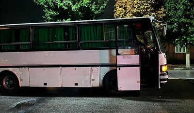 На Львівщині водій автобуса наїхав на 12-річну дівчинку На Львівщині водій автобуса наїхав на 12-річну дівчинку