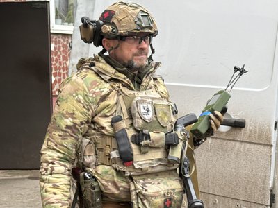 “Часто прилітає. Страшно” Як із Дружківки евакуюють людей під дронами та авіабомбами “Часто прилітає. Страшно” Як із Дружківки евакуюють людей під дронами та авіабомбами