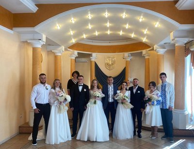 Молодята одружились у День міста Молодята одружились у День міста