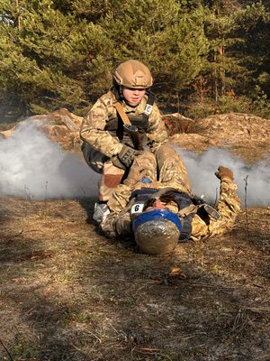 Hardcore-вишкіл на Полтавщині: як інструктори “Азову” готували цивільних у непростих умовах Hardcore-вишкіл на Полтавщині: як інструктори “Азову” готували цивільних у непростих умовах