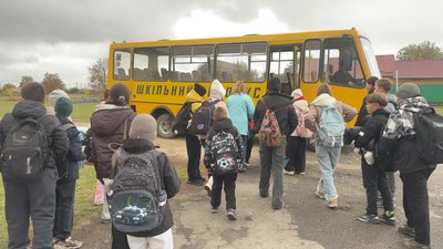 Через відсутність пального частина дітей не їздить шкільним автобусом, жовтень 2026 року, Хмельниччина