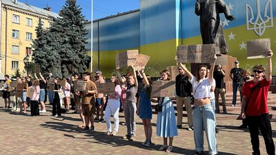 "Не звільняйте Федорова": у Києві та регіонах збираються мирні акції "Не звільняйте Федорова": у Києві та регіонах збираються мирні акції