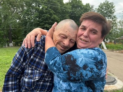 "Як дітей відпускаємо, як ластівок". З психоневрологічного інтернату на Дніпропетровщині евакуювали майже 200 підопічних