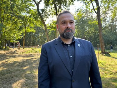 Професор Поморського медичного університету у Щецині, Анджей Оссовський, Пужники, перепоховання, Тернопільщина, вересень 2025 Професор Поморського медичного університету у Щецині, Анджей Оссовський, Пужники, перепоховання, Тернопільщина, вересень 2025