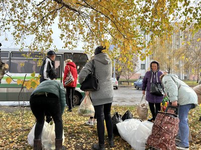 Їздять за ліками та продуктами: як курсує соціальний автобус у віддалених прифронтових селах Синельниківщини Їздять за ліками та продуктами: як курсує соціальний автобус у віддалених прифронтових селах Синельниківщини