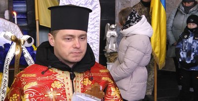 священник, Тарас Криса священник, Тарас Криса