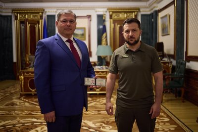 Президент Зеленський анонсував звільнення начальника Чернівецької ОВА Запаранюка