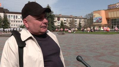 Писанковий сад встановили на центральному майдані Рівного