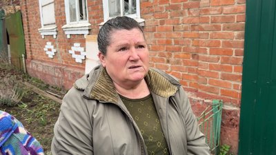 Вже вдруге тікають від війни: родина переселенців потрапила під обстріл у Слов’янську Вже вдруге тікають від війни: родина переселенців потрапила під обстріл у Слов’янську