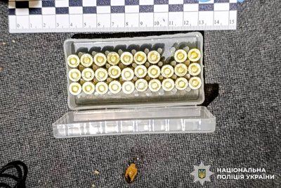 Стріляв у бік поліцейських: затримали підозрюваного у викраденні авто з полігону на Рівненщині Стріляв у бік поліцейських: затримали підозрюваного у викраденні авто з полігону на Рівненщині