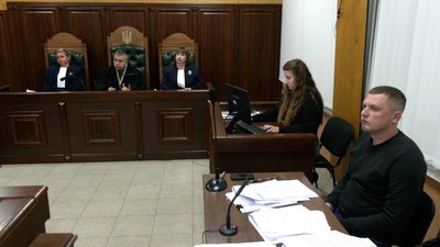 "Сказав, що забере гроші, а, якщо не віддадуть, уб’є": у Чернігові продовжили допит обвинувачених у розстрілі сім’ї "Сказав, що забере гроші, а, якщо не віддадуть, уб’є": у Чернігові продовжили допит обвинувачених у розстрілі сім’ї