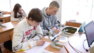 Вступ до десятого класу: які профілі пропонують та які найбільше обирають у ліцеях Кропивницького Вступ до десятого класу: які профілі пропонують та які найбільше обирають у ліцеях Кропивницького
