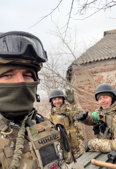 "Лякало те, що ти більше не побачиш рідних людей" – прикордонник з Бахмута на позивний "Чіназес" "Лякало те, що ти більше не побачиш рідних людей" – прикордонник з Бахмута на позивний "Чіназес"