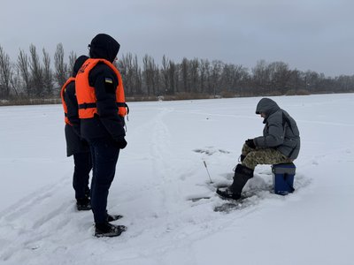 Рибалки на льоду: скільки людей провалилися під кригу на Полтавщині від початку 2026 року Рибалки на льоду: скільки людей провалилися під кригу на Полтавщині від початку 2026 року