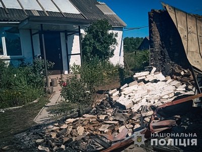 Пошкоджені приватні будинки та поранені люди: наслідки ударів РФ по Сумщині Пошкоджені приватні будинки та поранені люди: наслідки ударів РФ по Сумщині