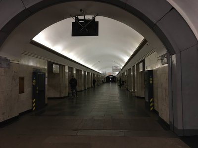 У Києві відкрили для пасажирів станції метро "Хрещатик" та "Майдан Незалежності"
