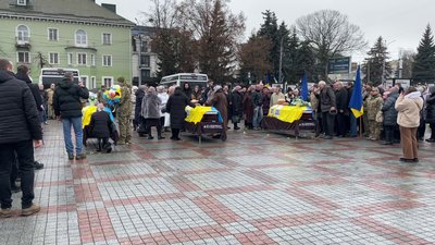 У Рівному попрощались з військовими Павлом Войтком, Андрієм Поліщуком та Миколою Феськовим У Рівному попрощались з військовими Павлом Войтком, Андрієм Поліщуком та Миколою Феськовим