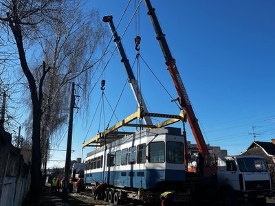 Парк вінницького електротранспорту поповнився новим трамваєм із Цюриха Парк вінницького електротранспорту поповнився новим трамваєм із Цюриха